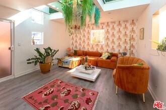 6835 Pacific View Dr in Los Angeles, CA - Building Photo - Building Photo