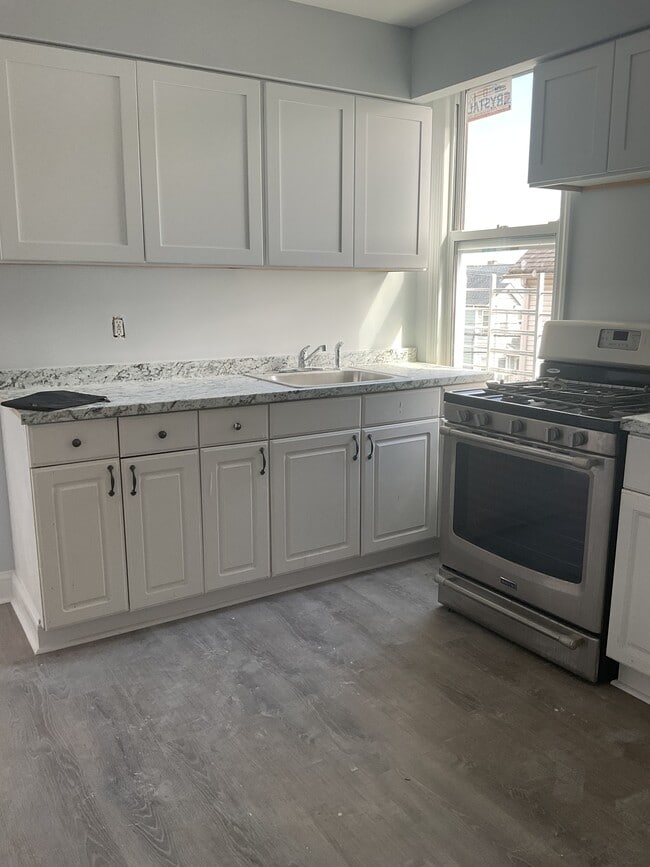 118 Convent Pl, Unit #3 in Yonkers, NY - Foto de edificio - Building Photo