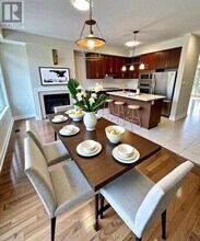 3215 Thomas St in Mississauga, ON - Building Photo - Building Photo