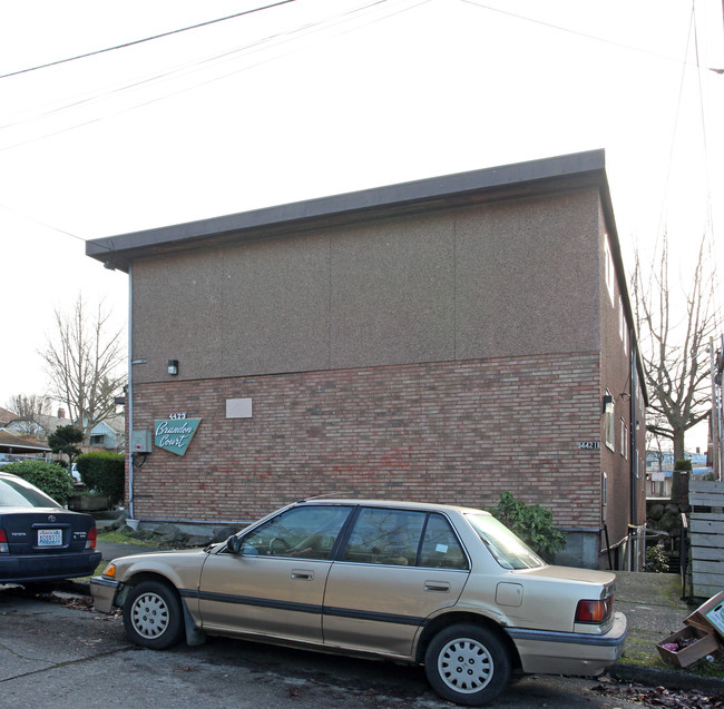 Brandon Court Apartments in Seattle, WA - Building Photo - Building Photo