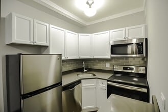 820 W Lakeside Pl, Unit A00C in Chicago, IL - Foto de edificio - Building Photo