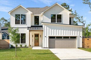 1420 Flamingo St in Conroe, TX - Building Photo