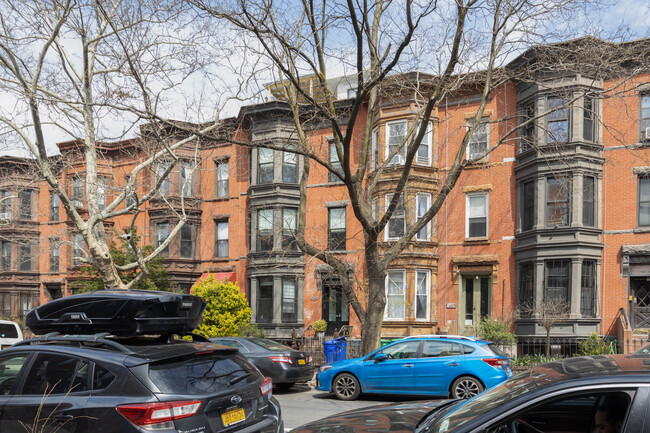 689 Degraw St in Brooklyn, NY - Foto de edificio - Building Photo