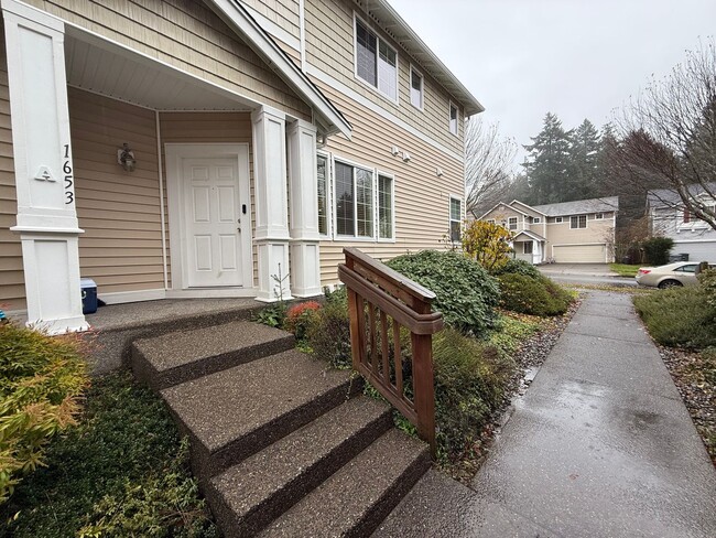 property at 1653 Burnside Pl