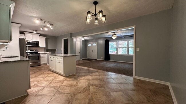 2810 Leisure Woods Ln in Decatur, GA - Building Photo - Building Photo