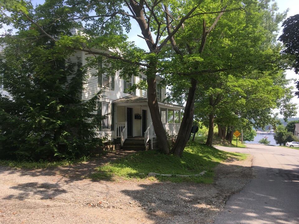 19 Pearl St in Belfast, ME - Building Photo