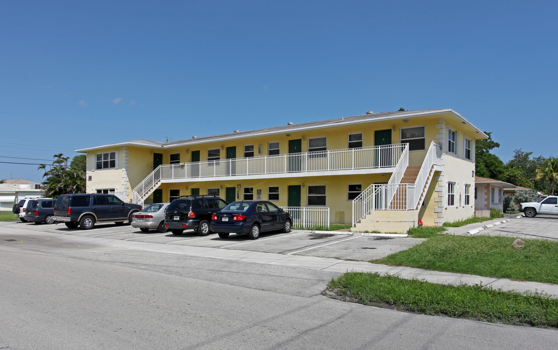 495 NW 41st St in Fort Lauderdale, FL - Building Photo