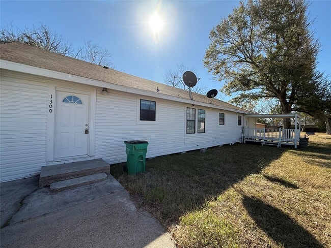 property at 1300 N 8th St