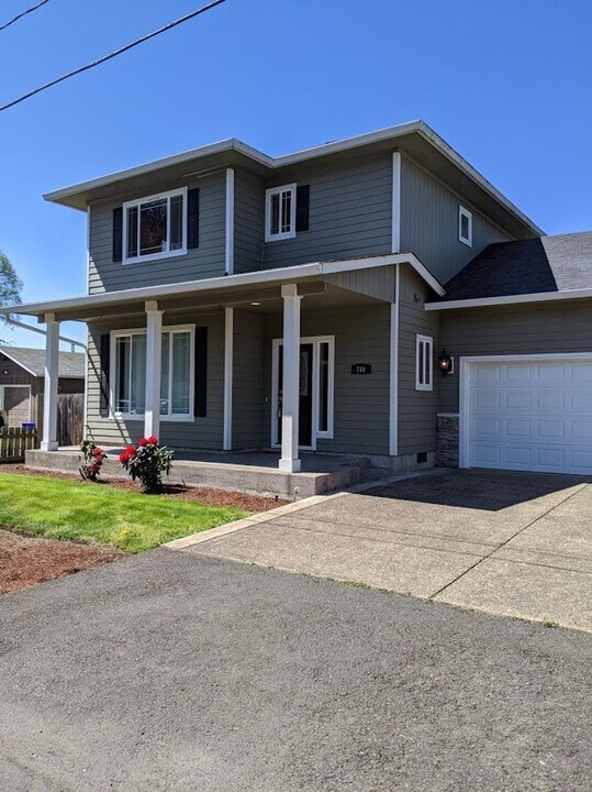 780 Ruskin St in Eugene, OR - Building Photo