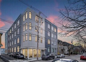 468 W Fountain St in Providence, RI - Building Photo