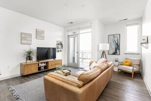 747 N College Ave in Indianapolis, IN - Building Photo