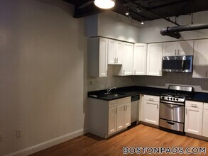 149 Park Dr, Unit B2 in Boston, MA - Building Photo - Building Photo
