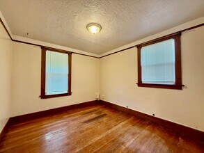 2512 N 2nd St in La Grande, OR - Building Photo - Building Photo