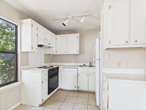 294 Friendship Ln in Fredericksburg, TX - Building Photo - Building Photo