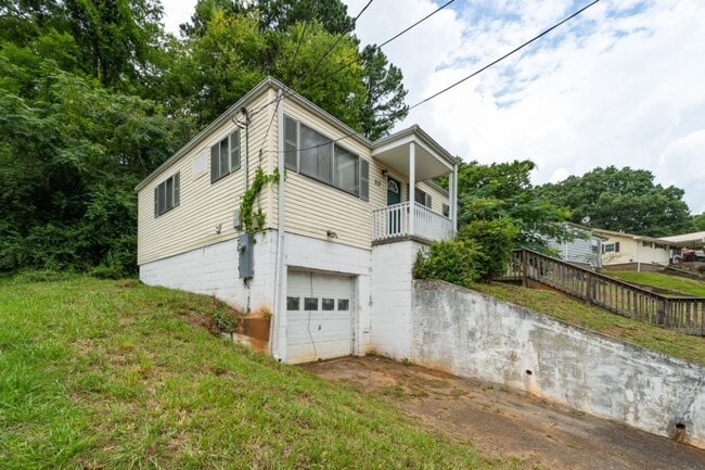 213 Pine St in Bessemer, AL - Building Photo - Building Photo