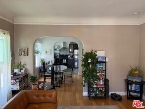 940 Marview Ave in Los Angeles, CA - Building Photo - Building Photo