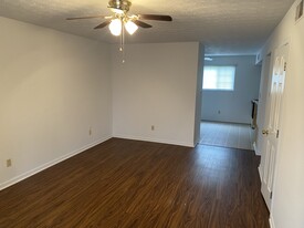 10502 County Rd 107, Unit D Apartamentos