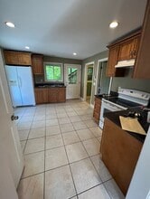 307 N Main St, Unit 2 in Naugatuck, CT - Building Photo - Building Photo