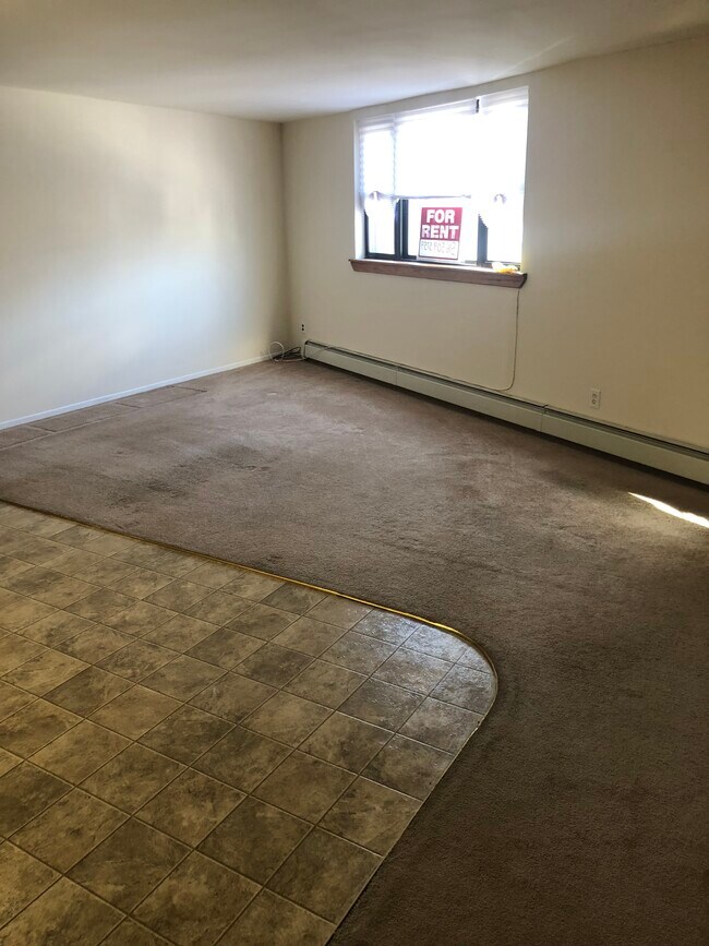 26 Broadway Rentals in Massapequa, NY