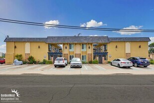 589 11th St in Imperial Beach, CA - Building Photo