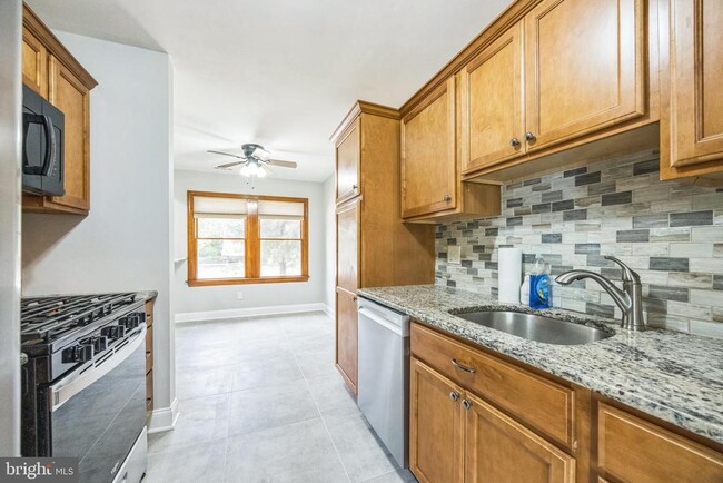 5503 Red Haven Dr in Evesham, NJ - Building Photo - Building Photo