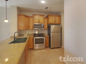 7731 S 45th Ln, Unit 38 in Phoenix, AZ - Building Photo - Building Photo