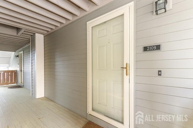 property at 2109 Ravens Crest Dr