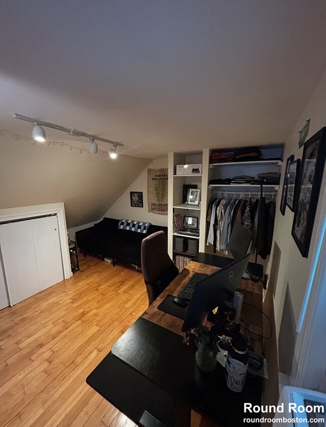 15 Mansfield St, Unit 2