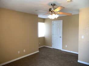 33 S Boulder Cir, Unit 1700 month in Boulder, CO - Building Photo - Building Photo