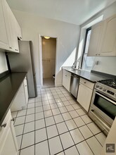 201 E 73rd St in New York, NY - Building Photo - Building Photo