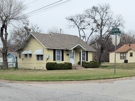 1703 Chaffin St in Sherman, TX - Building Photo