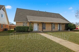 704 Skyline Dr in Duncanville, TX - Building Photo