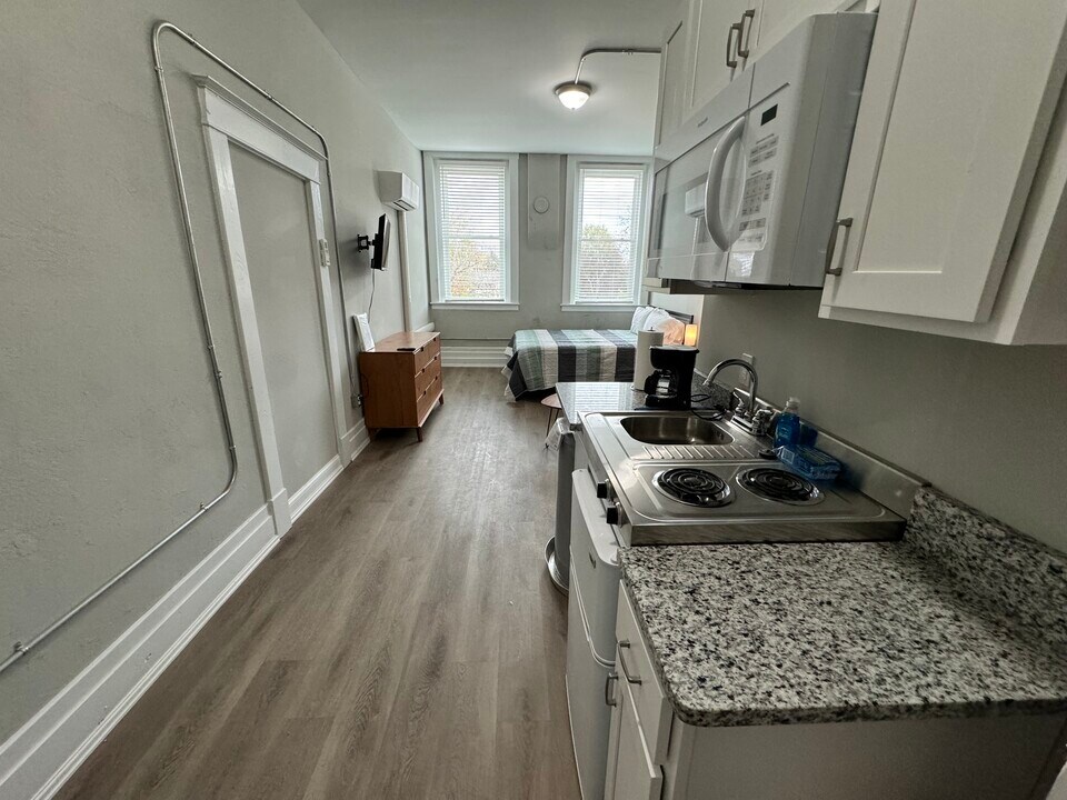 Banker's Loft - Furnished Lofts in Eden in Eden, NC - Foto de edificio
