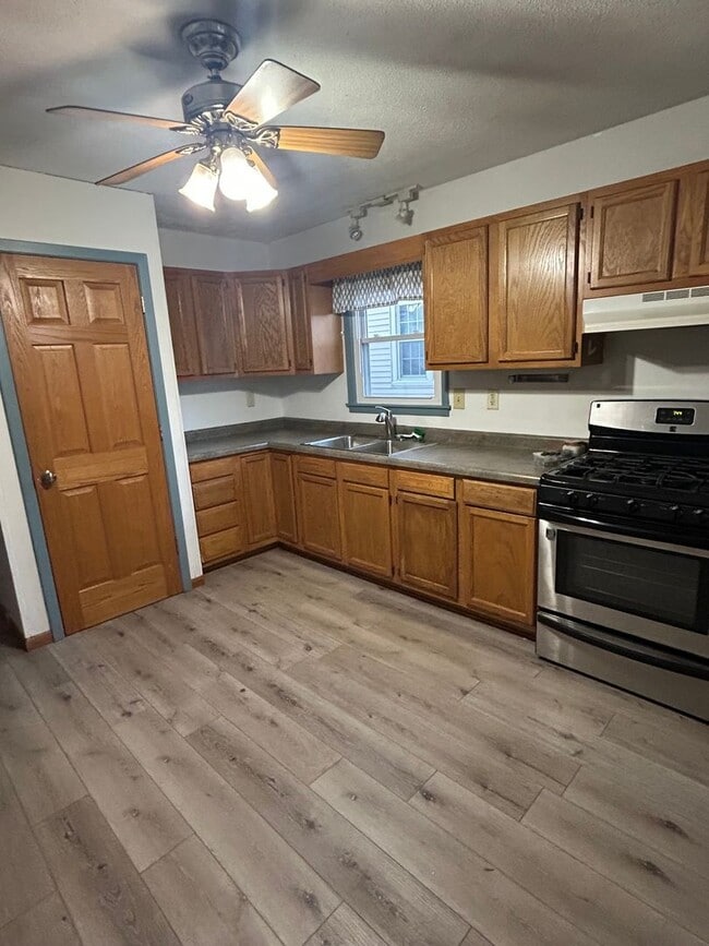 941 20th Ave SW in Cedar Rapids, IA - Foto de edificio - Building Photo