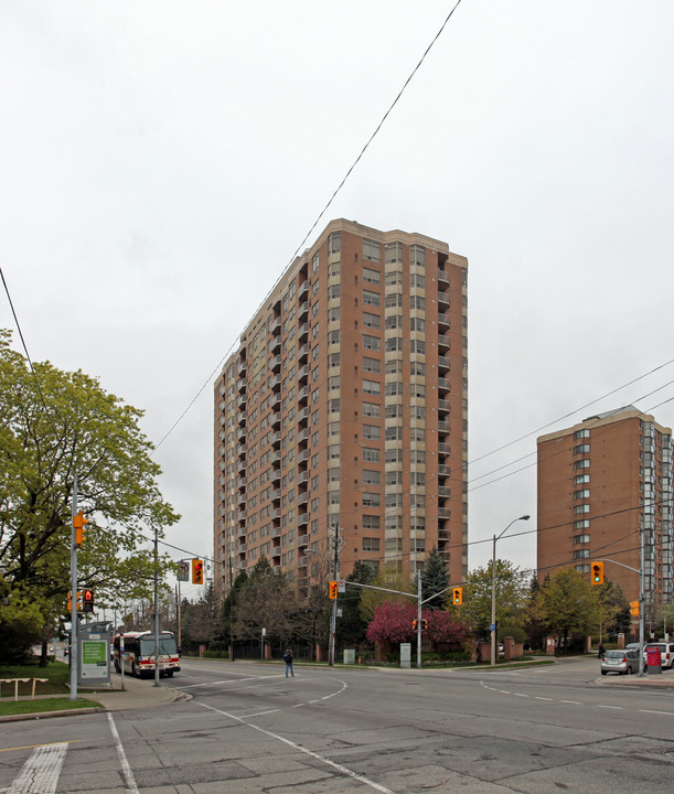 265 Ridley Blvd in Toronto, ON - Building Photo