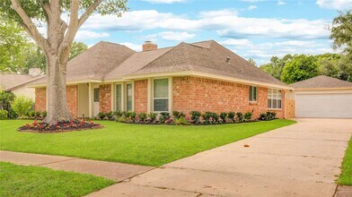 2706 Williams Grant in Sugar Land, TX - Building Photo - Building Photo
