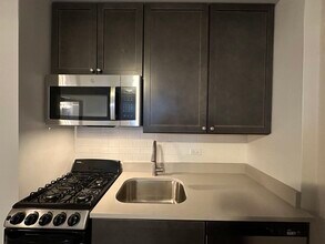 3335 W Diversey Ave in Chicago, IL - Building Photo - Building Photo