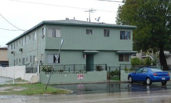 5915 Cahuenga Blvd in North Hollywood, CA - Foto de edificio - Building Photo