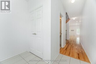 58 Gentile Cir in Vaughan, ON - Building Photo - Building Photo