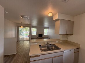 553 S Workland Ln, Unit 202 in Boise, ID - Building Photo - Building Photo
