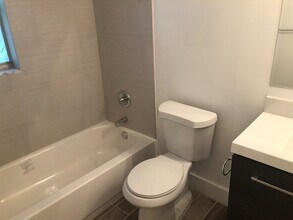 5510 W Lakewood Cir in Margate, FL - Building Photo - Building Photo