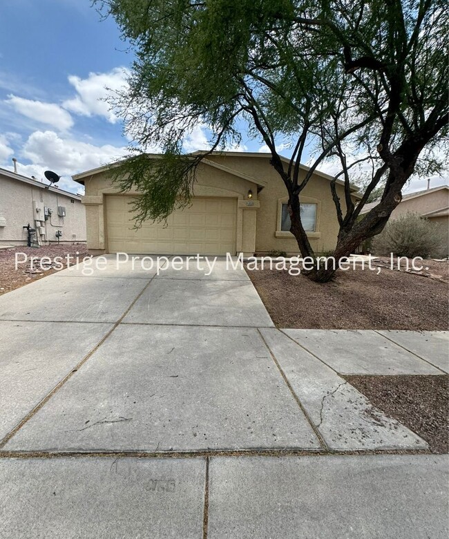 property at 10180 E Rincon Shadows Dr