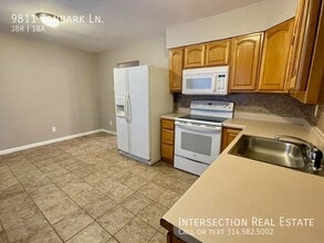 9811 Tanbark Ln in St. Louis, MO - Building Photo - Building Photo