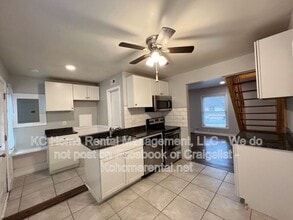 8009 Summit St in Kansas City, MO - Building Photo - Building Photo