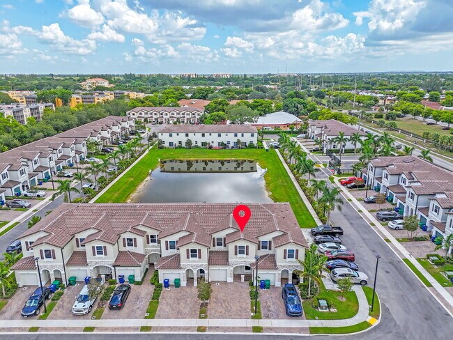 5515 NW 27th St in Lauderhill, FL - Building Photo - Building Photo