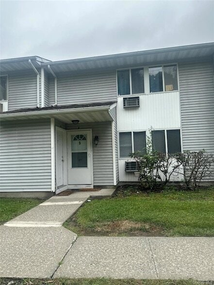 property at 5 Ruth Ct