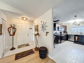 760 Lake Orchid Cir, Unit 204 in Vero Beach, FL - Building Photo - Building Photo