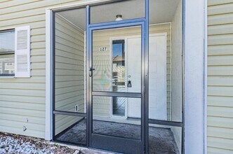 2820 S Pines Dr in Largo, FL - Foto de edificio - Building Photo