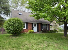 1195 Burts Pit Rd in Northampton, MA - Building Photo