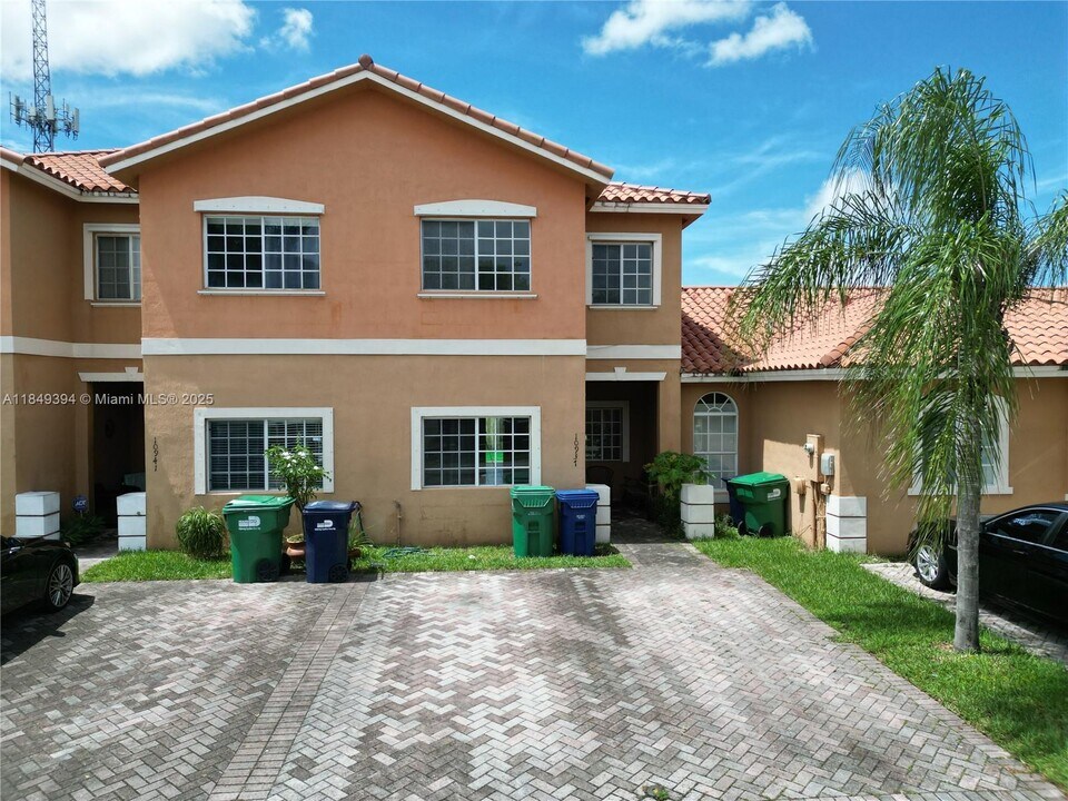 10937 SW 181st Terrace in Miami, FL - Building Photo
